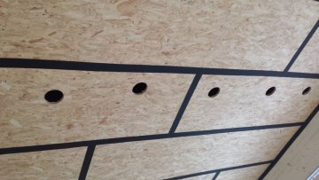 Foukaná izolace CLIMATIZER plus – Řadový rodinný plusový dům „CHIMNEY“, první energeticky plusový dům v ČR