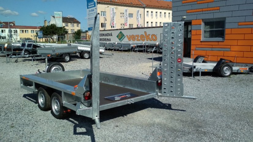 Vlek k přepravě stavebních strojů