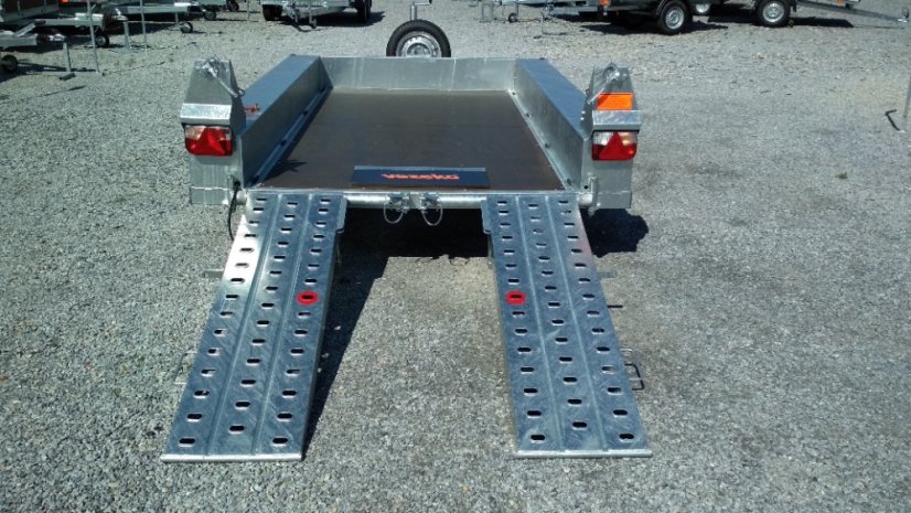 Vlek k přepravě stavebních strojů