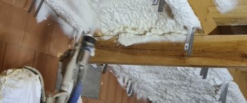 Foukaná izolace je možná i tam, kde chcete mít nadále pochozí prostor.